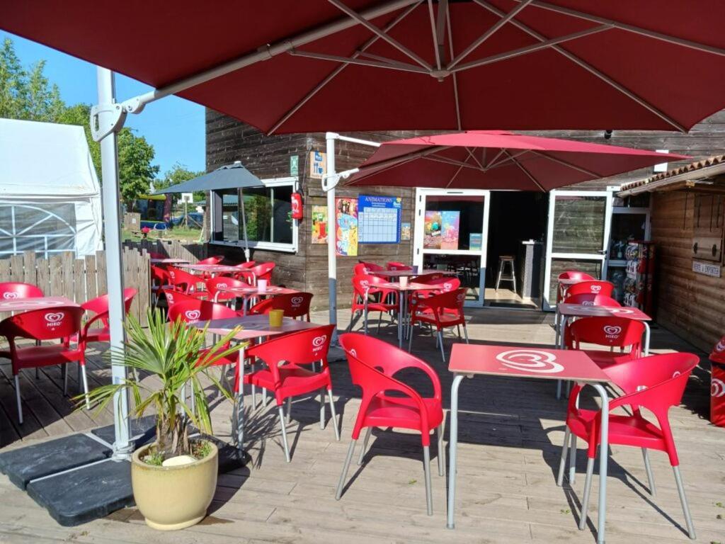Mobil-Home Le Petit Paradis Vendeen Camping 3 Etoiles 7Km Des Plages Avrille  Exterior photo