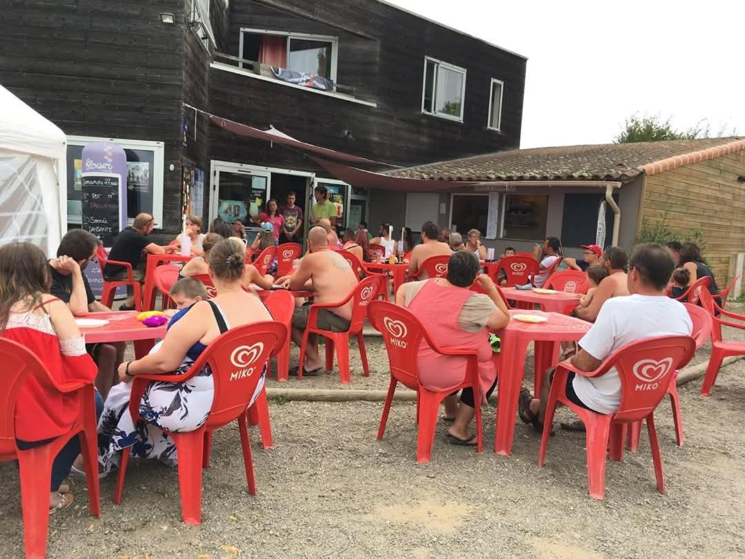 Mobil-Home Le Petit Paradis Vendeen Camping 3 Etoiles 7Km Des Plages Avrille  Exterior photo